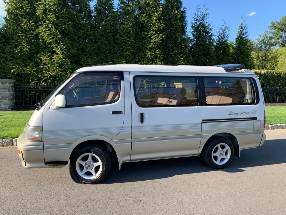 1996 Toyota HiAce 4th Gen - Image 12 of 31