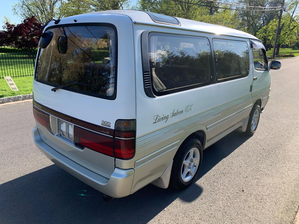 1996 Toyota HiAce 4th Gen - Image 19 of 31