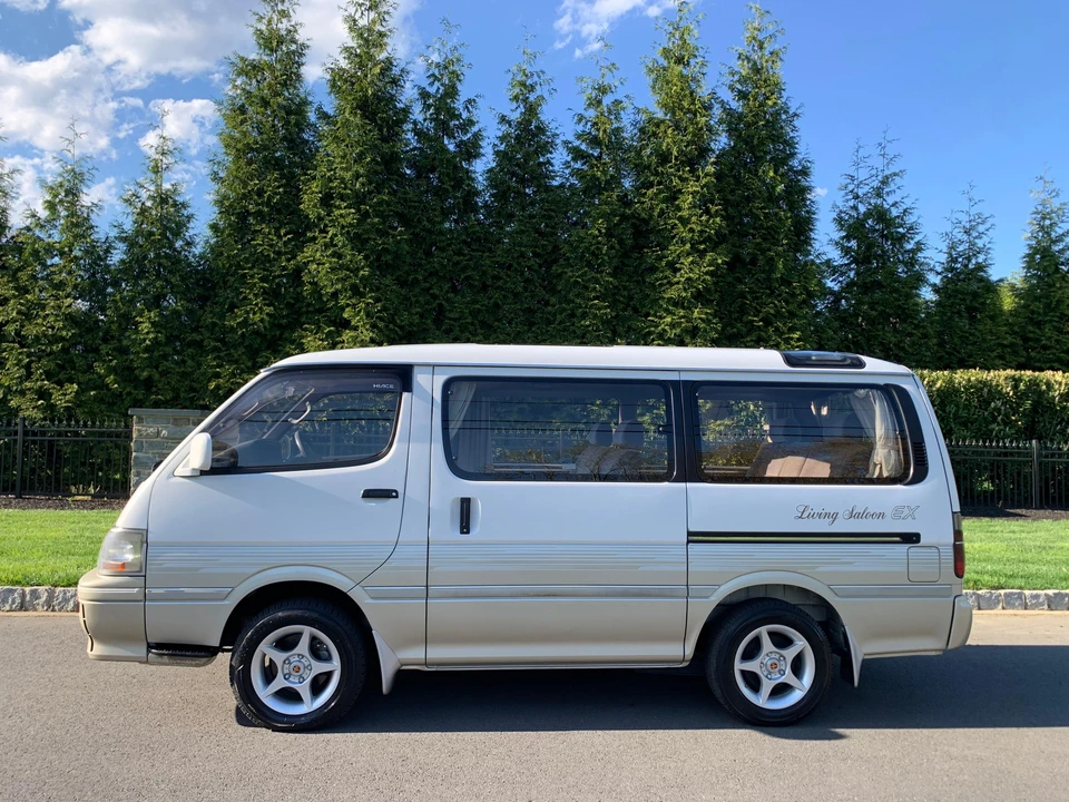 1996 Toyota HiAce 4th Gen - Image 13 of 31