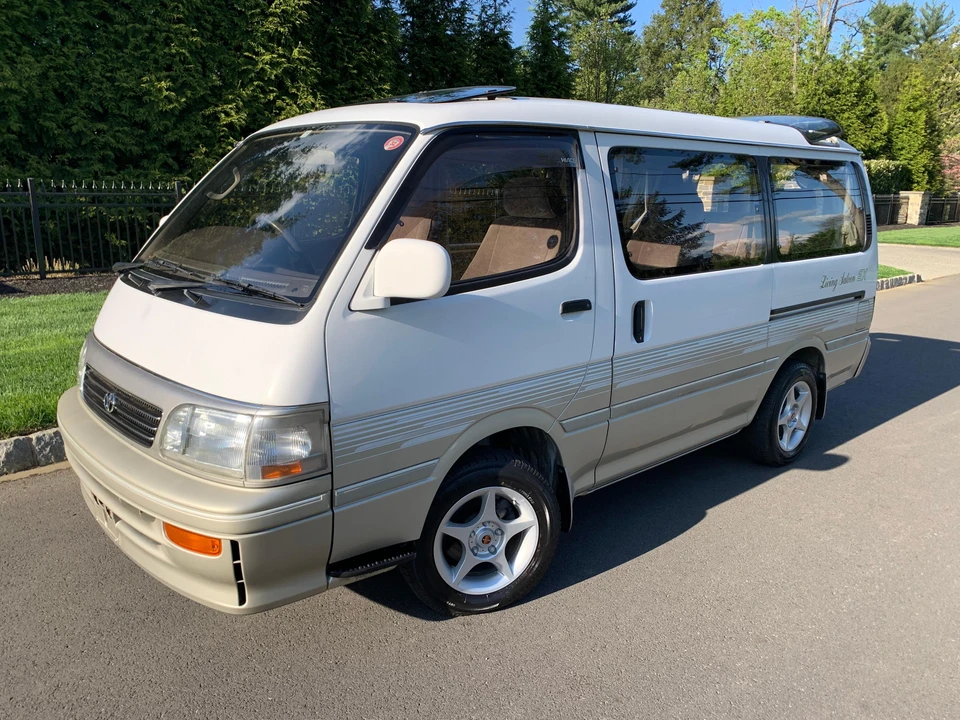 1996 Toyota HiAce 4th Gen - Image 9 of 31