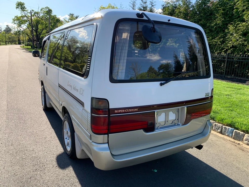 1996 Toyota HiAce 4th Gen - Image 17 of 31