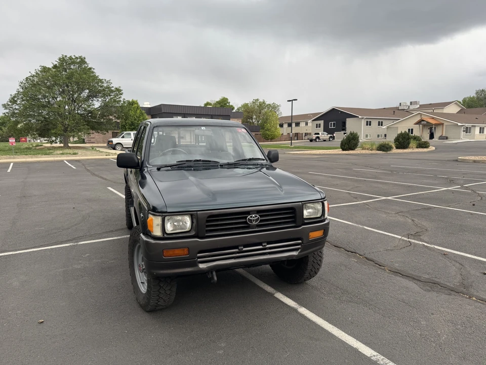 1996 Toyota Hilux 5th Gen - Image 12 of 31