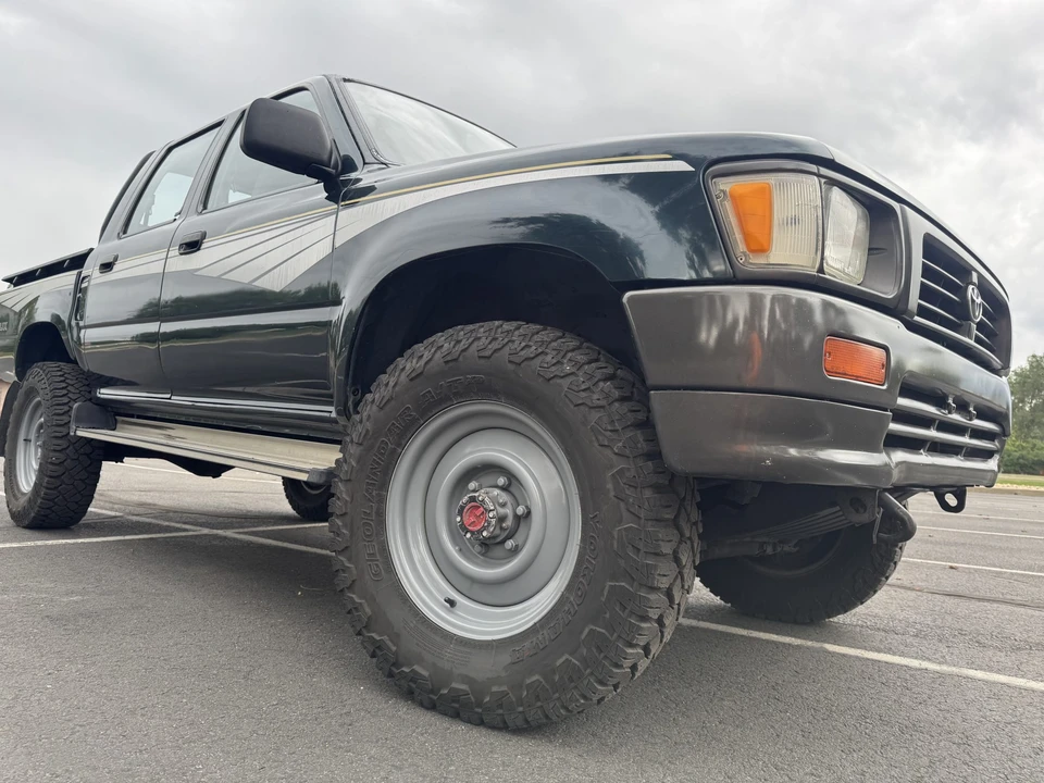 1996 Toyota Hilux 5th Gen - Image 11 of 31