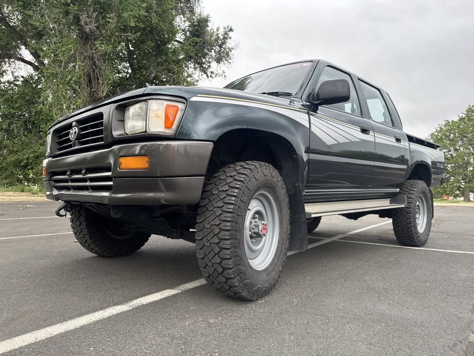 1996 Toyota Hilux 5th Gen - Image 2 of 31