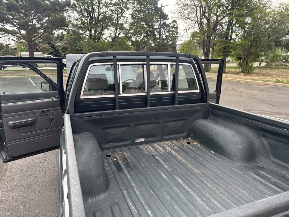 1996 Toyota Hilux 5th Gen - Image 24 of 31