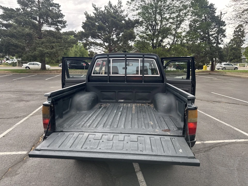 1996 Toyota Hilux 5th Gen - Image 25 of 31