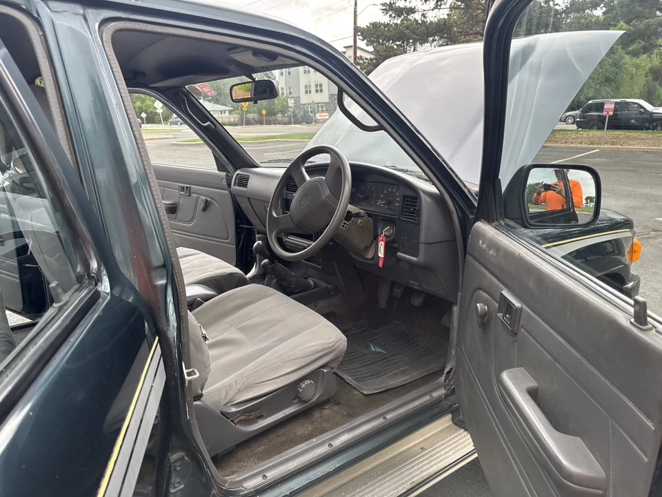 1996 Toyota Hilux 5th Gen - Image 28 of 31