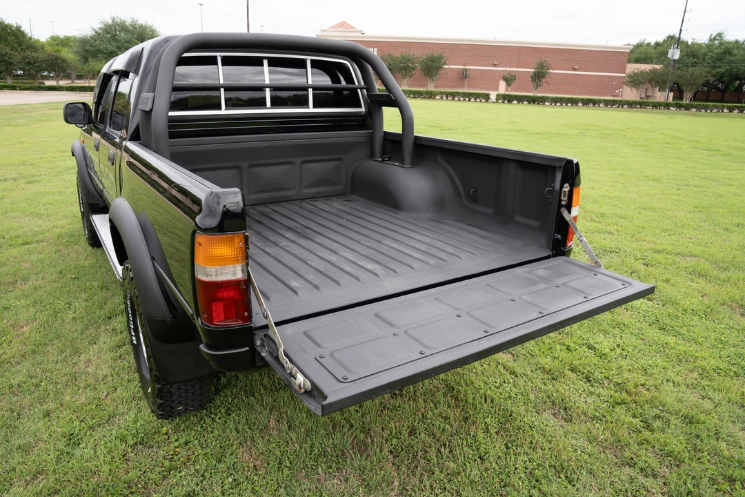 1996 Toyota Hilux 5th Gen - Image 16 of 31