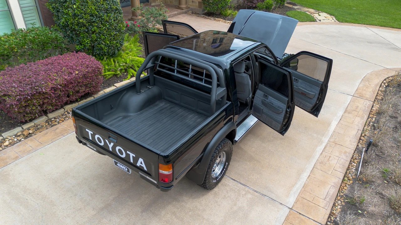 1996 Toyota Hilux 5th Gen - Image 19 of 31
