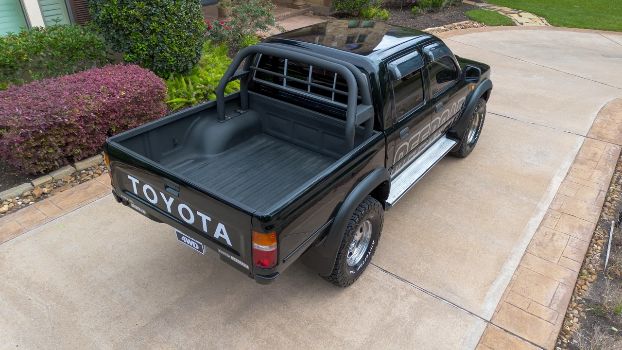 1996 Toyota Hilux 5th Gen - Image 18 of 31