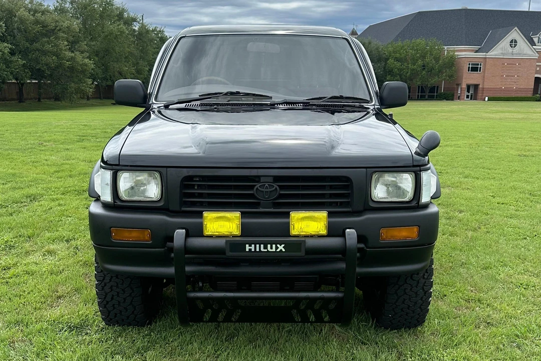 1996 Toyota Hilux 5th Gen - Image 2 of 31