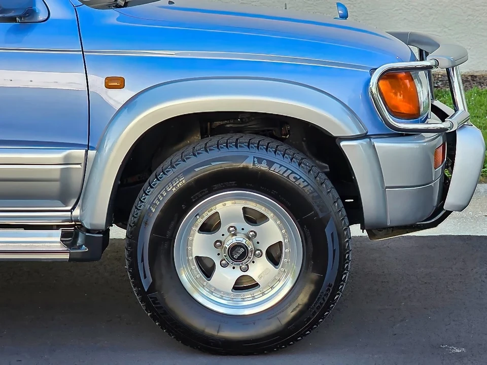 1996 Toyota Hilux 5th Gen - Image 11 of 21