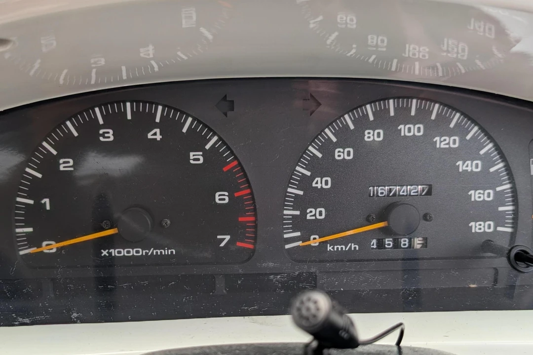 1996 Toyota Hilux 5th Gen - Image 16 of 31