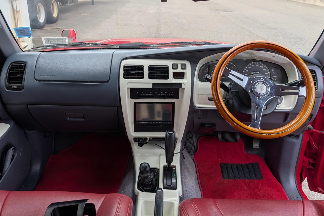 1996 Toyota Hilux 5th Gen - Image 13 of 31