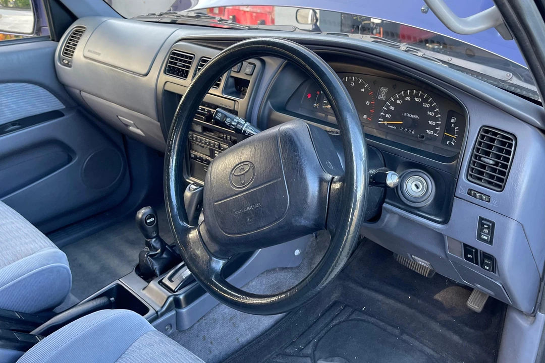 1996 Toyota Hilux 5th Gen - Image 24 of 31