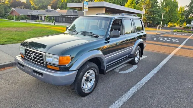 1996 Toyota Land Cruiser Base 4dr SUV