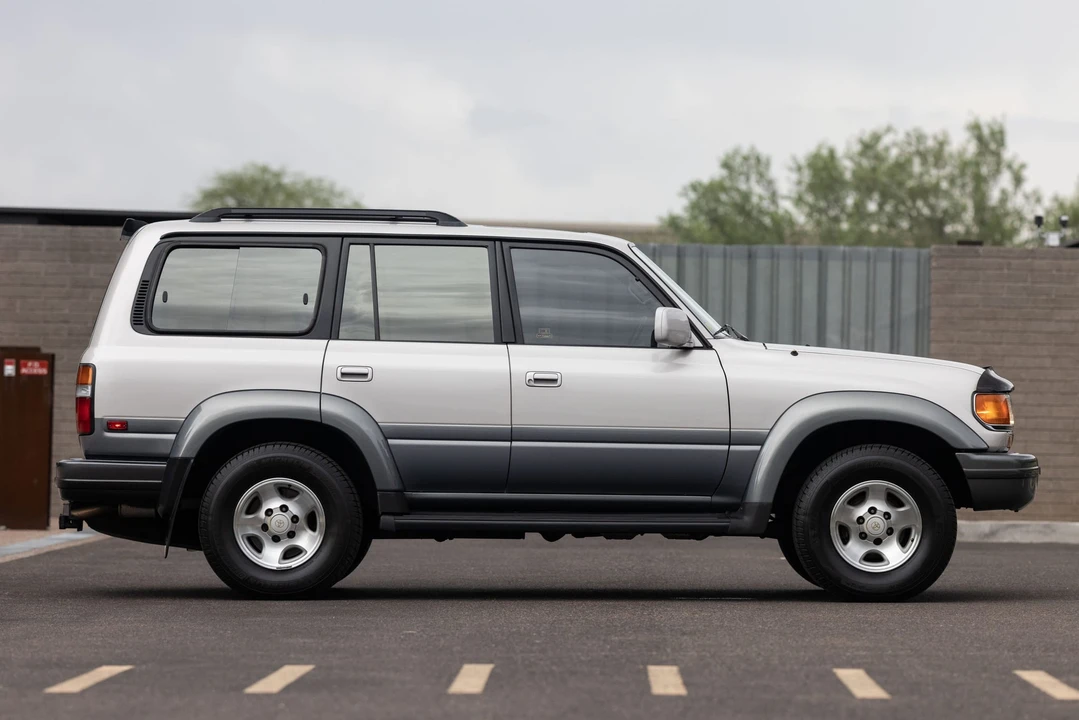 1996 Toyota J80 Land Cruiser - Image 13 of 31