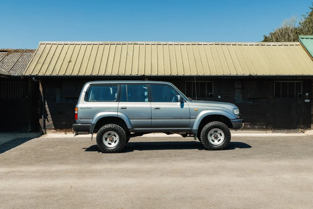 1996 Toyota J80 Land Cruiser - Image 3 of 30