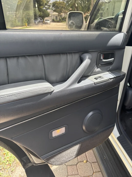 1996 Toyota J70 Land Cruiser - Image 12 of 30