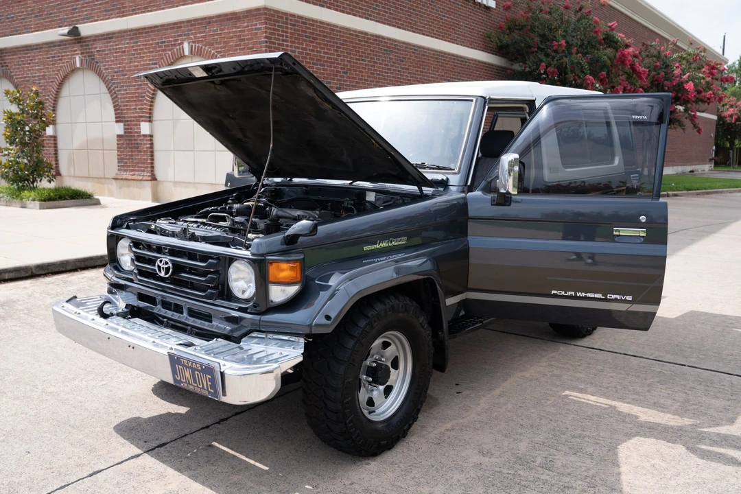 1996 Toyota J70 Land Cruiser - Image 19 of 31