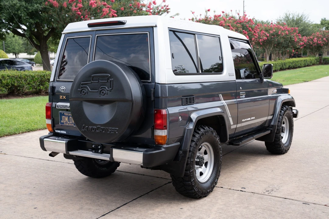 1996 Toyota J70 Land Cruiser - Image 11 of 31