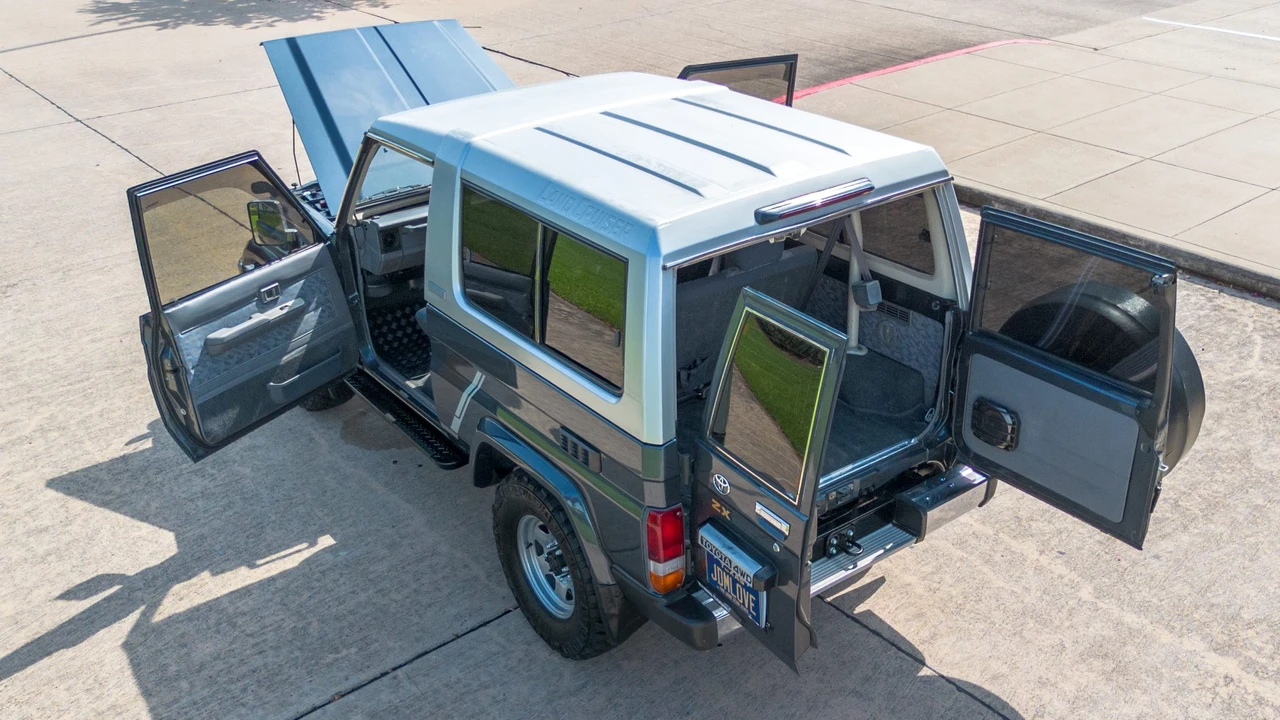 1996 Toyota J70 Land Cruiser - Image 21 of 31