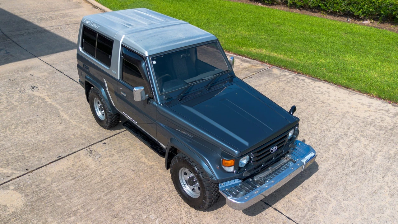 1996 Toyota J70 Land Cruiser - Image 17 of 31