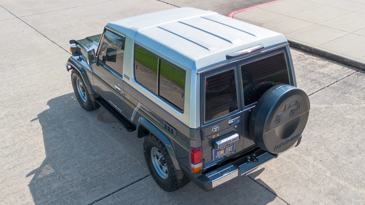 1996 Toyota J70 Land Cruiser - Image 9 of 31