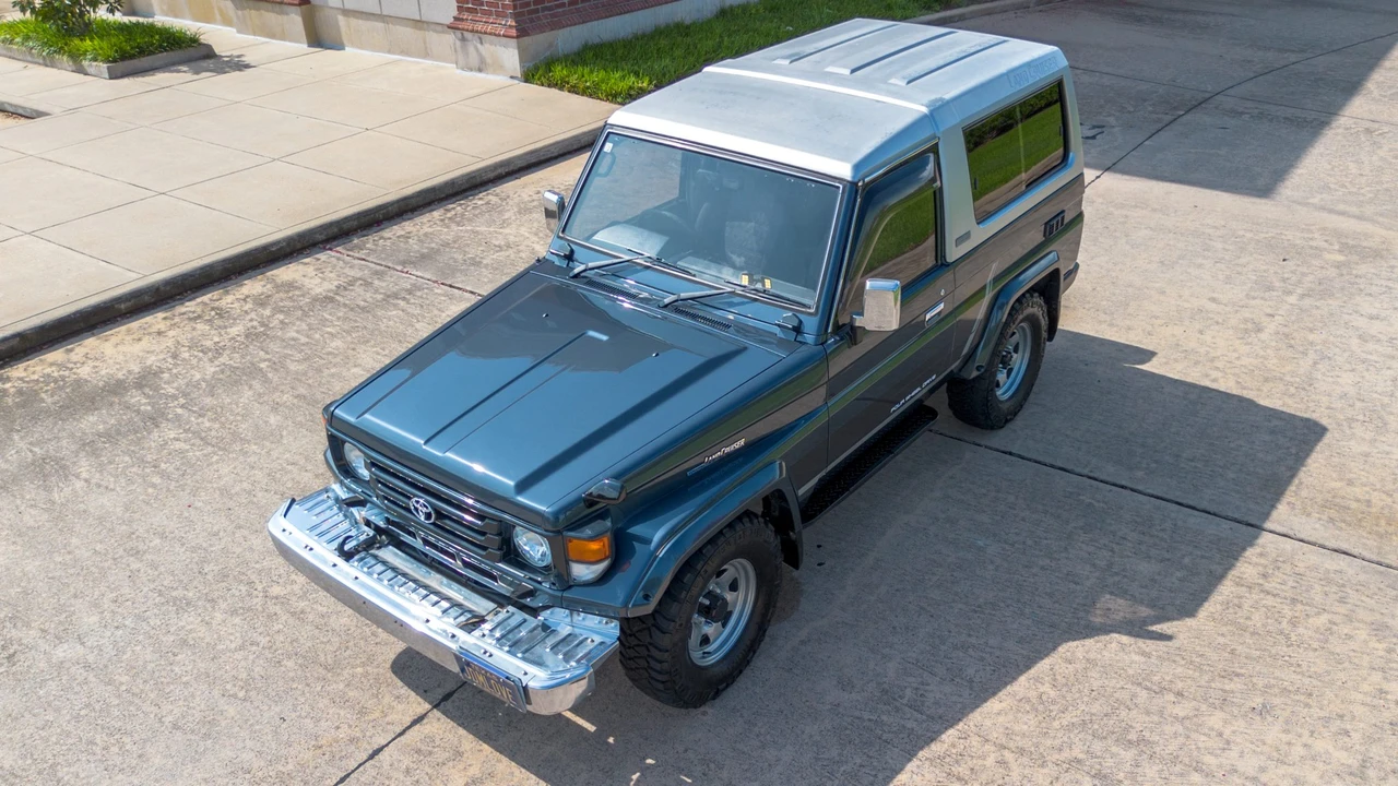 1996 Toyota J70 Land Cruiser - Image 18 of 31