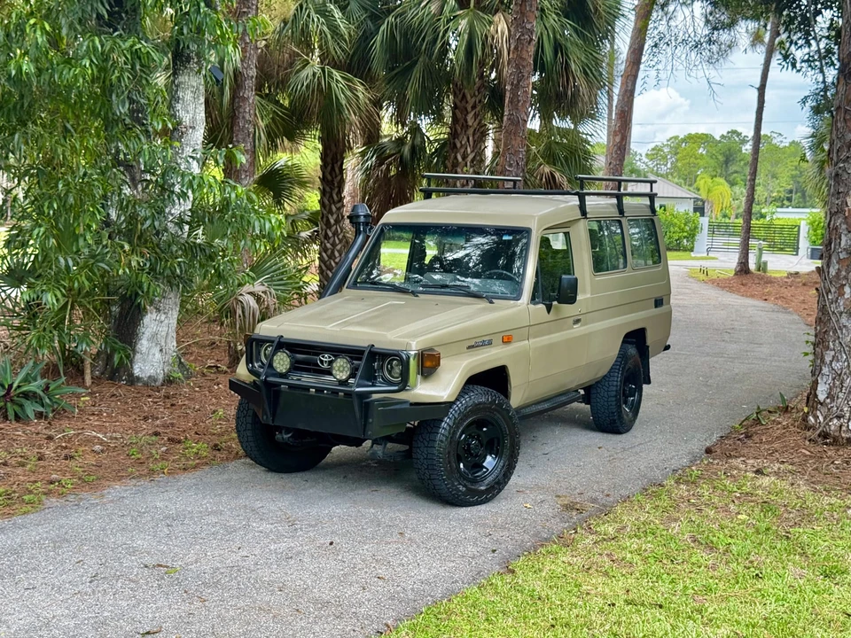 1996 Toyota J70 Land Cruiser - Image 22 of 31