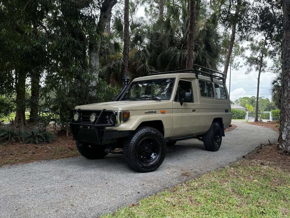 1996 Toyota J70 Land Cruiser - Image 14 of 31