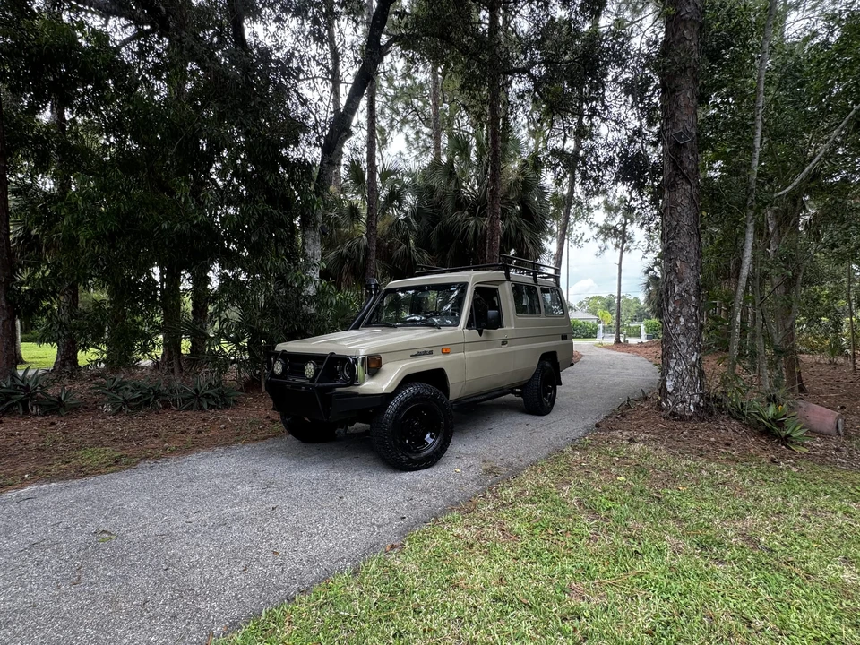 1996 Toyota J70 Land Cruiser - Image 12 of 31