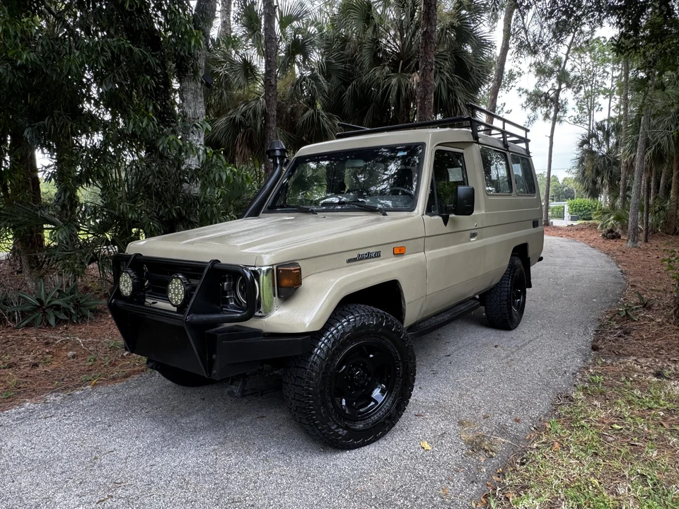 1996 Toyota J70 Land Cruiser - Image 18 of 31