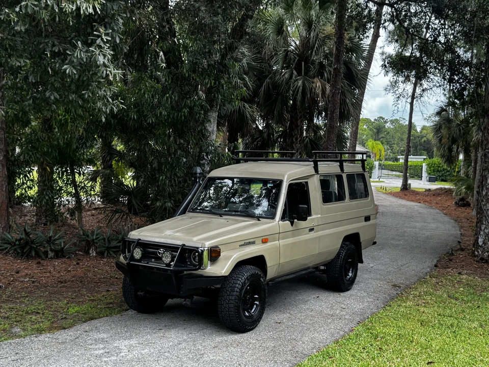 1996 Toyota J70 Land Cruiser - Image 16 of 31