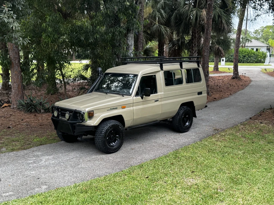 1996 Toyota J70 Land Cruiser - Image 5 of 31