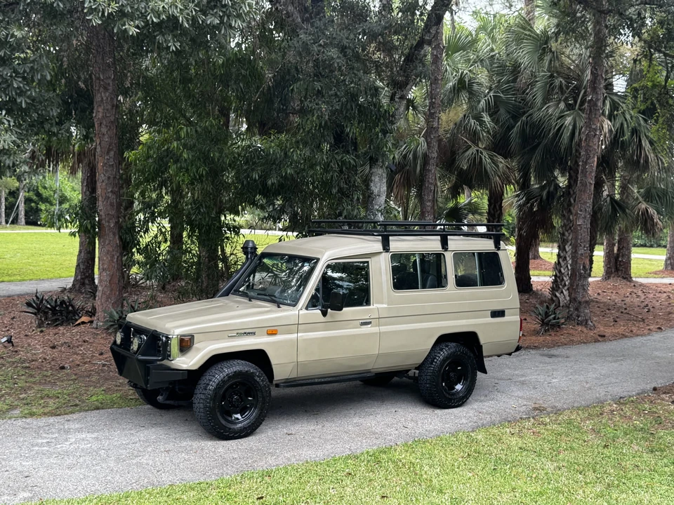 1996 Toyota J70 Land Cruiser - Image 2 of 31