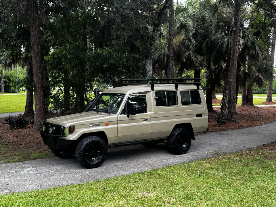 1996 Toyota J70 Land Cruiser - Image 4 of 31