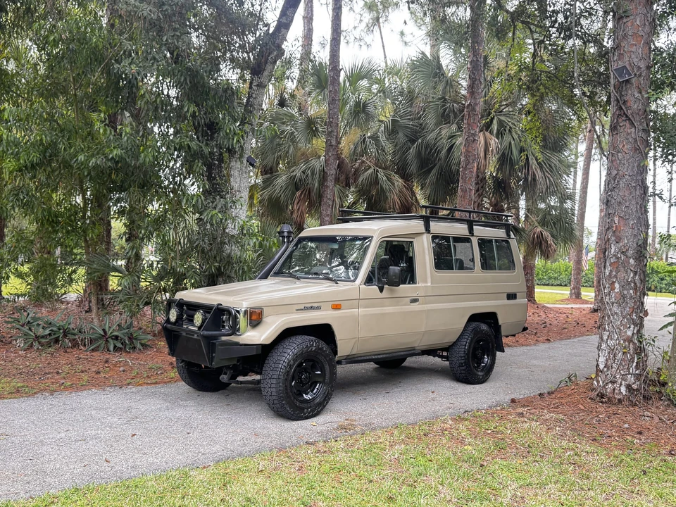 1996 Toyota J70 Land Cruiser - Image 6 of 31