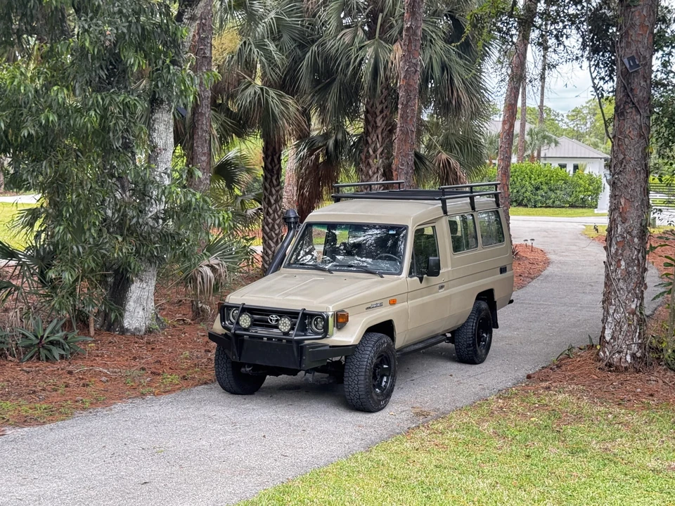 1996 Toyota J70 Land Cruiser - Image 24 of 31