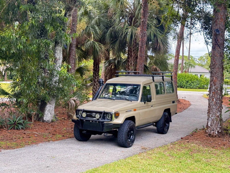 1996 Toyota J70 Land Cruiser - Image 21 of 31