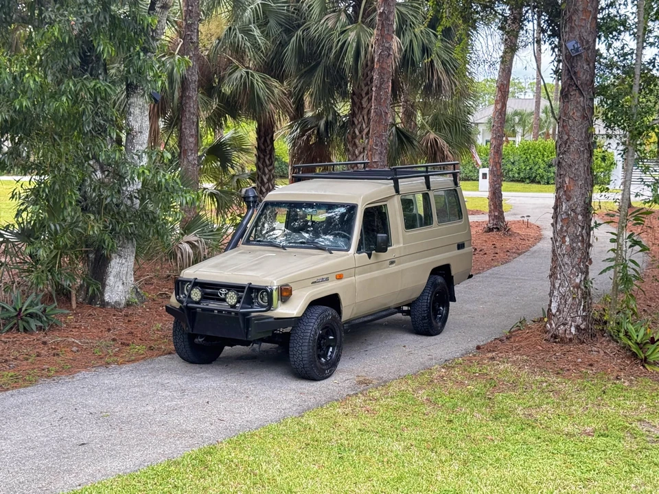 1996 Toyota J70 Land Cruiser - Image 20 of 31