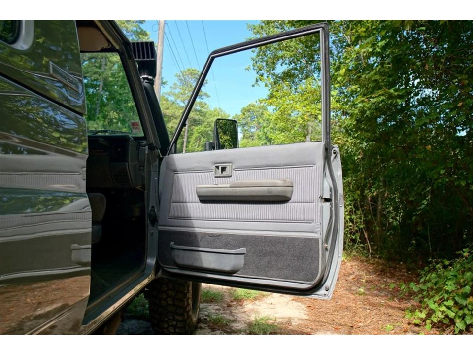 1996 Toyota J80 Land Cruiser - Image 25 of 31