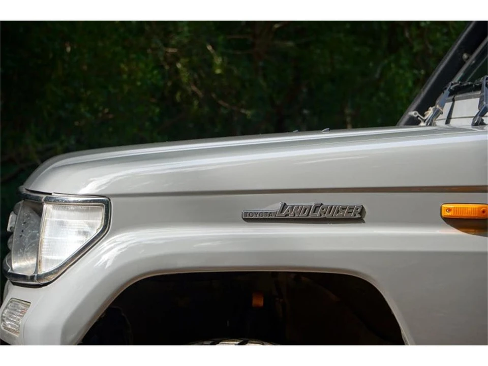 1996 Toyota J80 Land Cruiser - Image 16 of 31