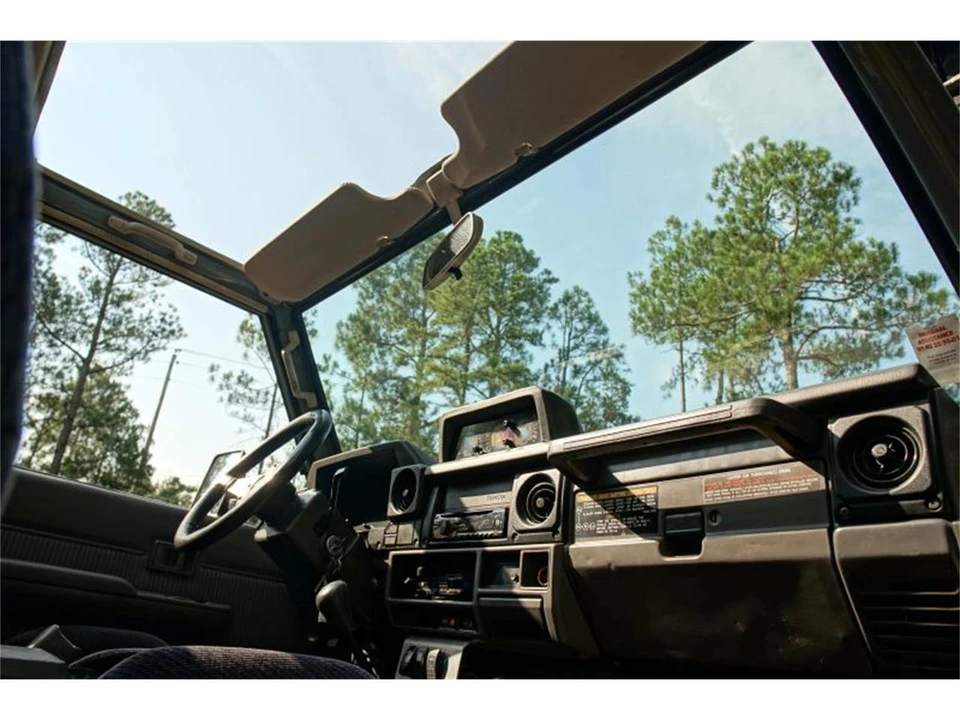 1996 Toyota J80 Land Cruiser - Image 2 of 31
