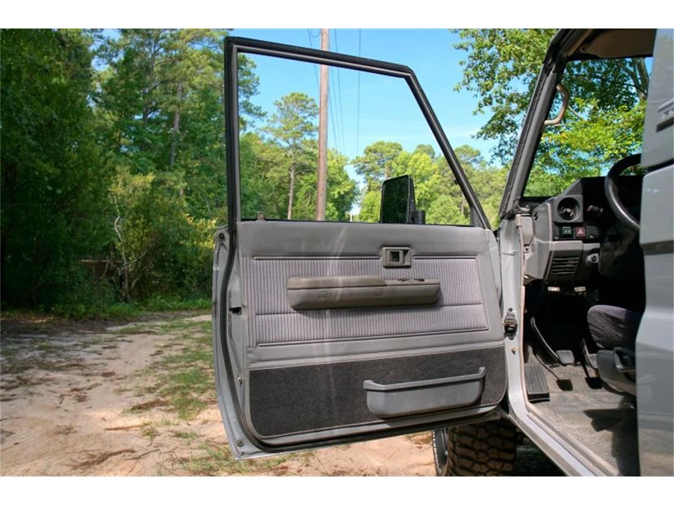 1996 Toyota J80 Land Cruiser - Image 26 of 31