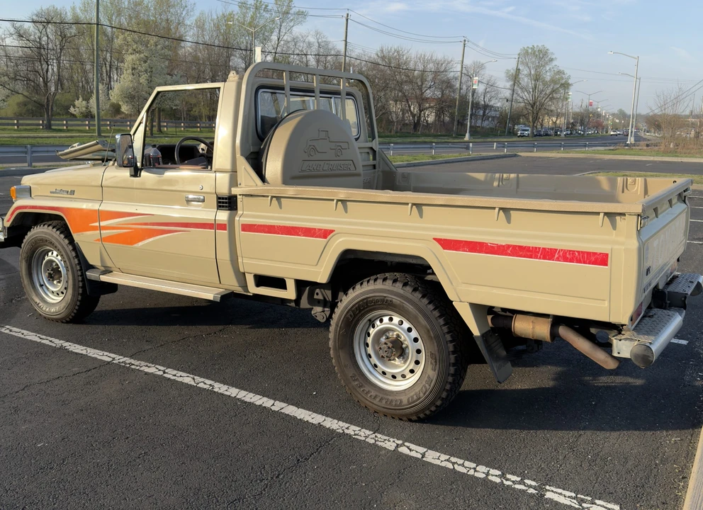 1996 Toyota J70 Land Cruiser - Image 12 of 31