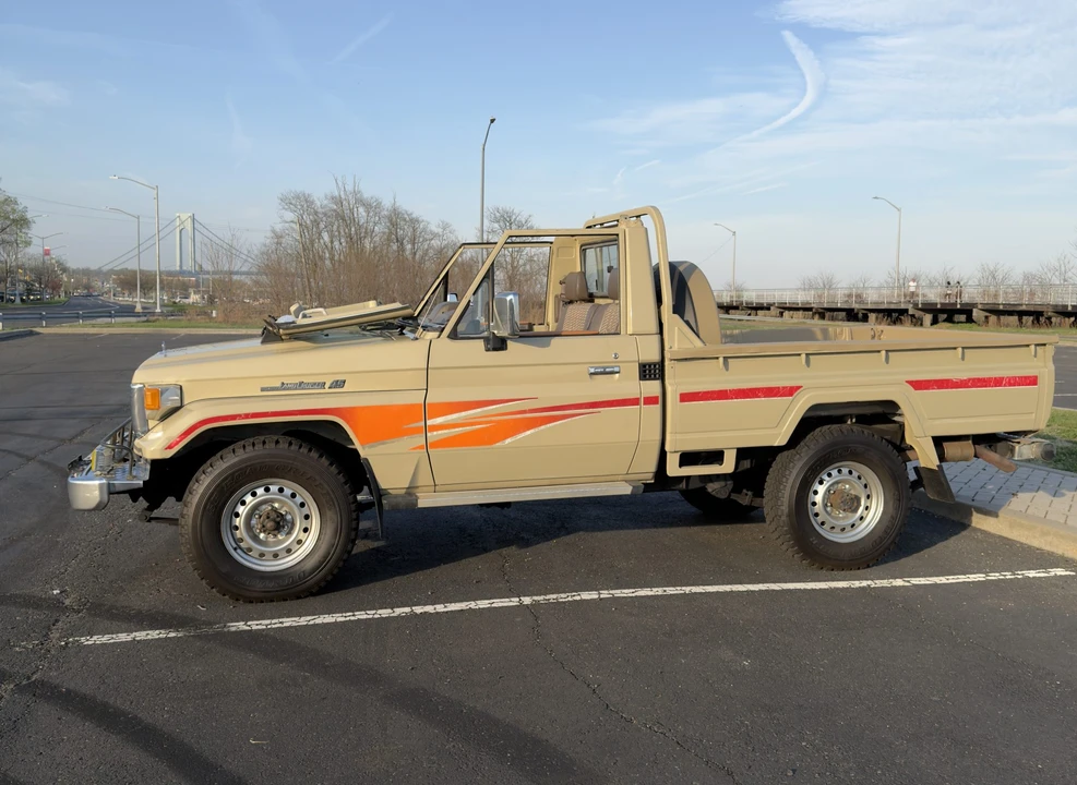 1996 Toyota J70 Land Cruiser - Image 13 of 31