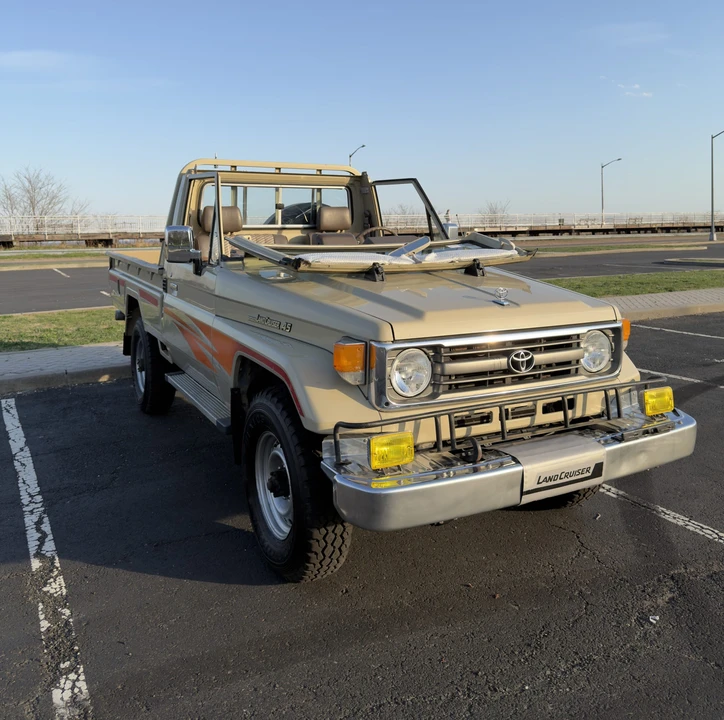 1996 Toyota J70 Land Cruiser - Image 8 of 31