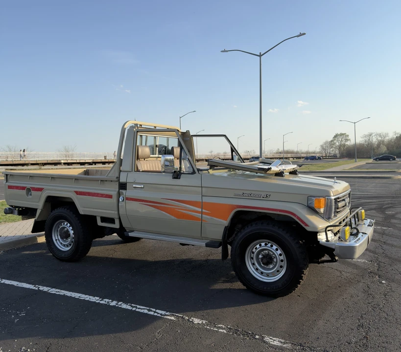 1996 Toyota J70 Land Cruiser - Image 10 of 31