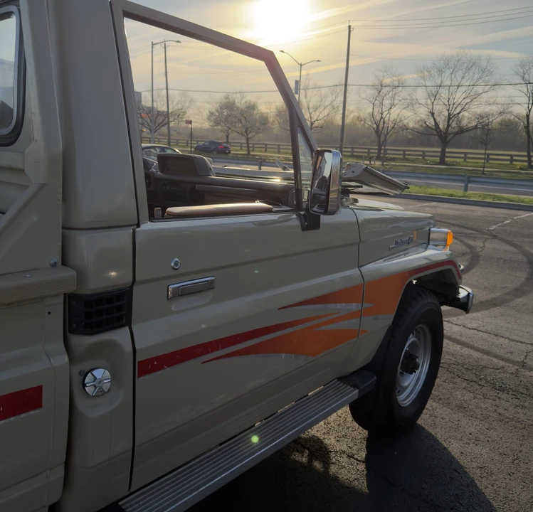 1996 Toyota J70 Land Cruiser - Image 30 of 31